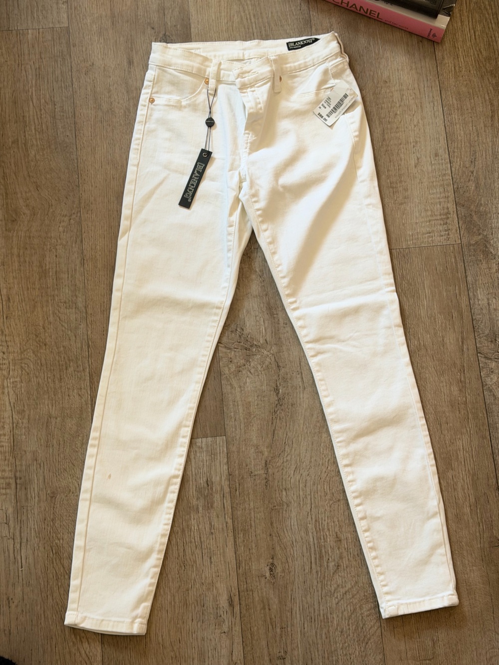 Blank NYC White Skinny Ankle Jeans Size 26 NWT South Moon Under